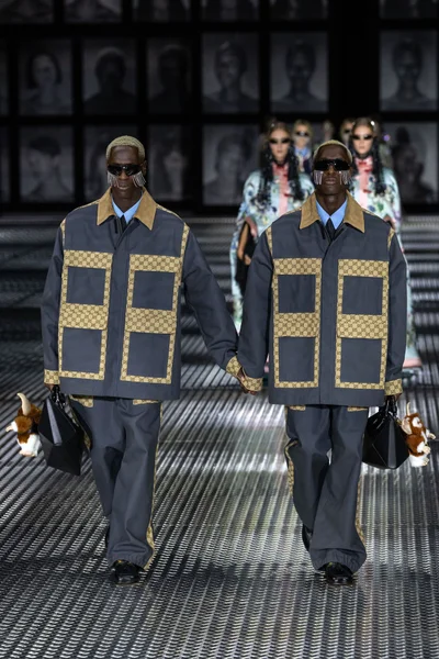 Look 50